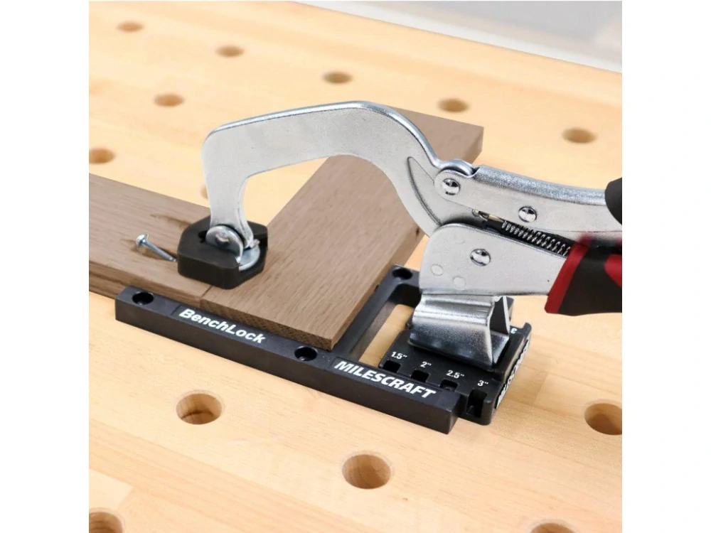 Držák stolní svěrky, Milescraft, BenchLock, M4016