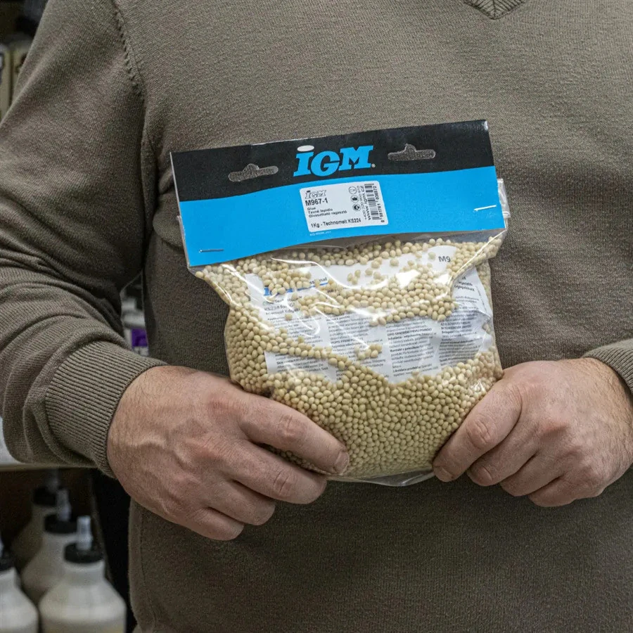 Tavné lepidlo pro IGM olepovačky - balení 1kg, M967-1