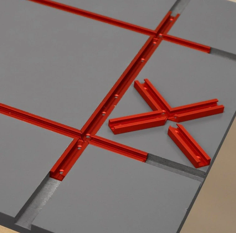 CrossTrax™– křížení (křižovatka) T-Trax lišt (2x kříž), Milescraft, M4041