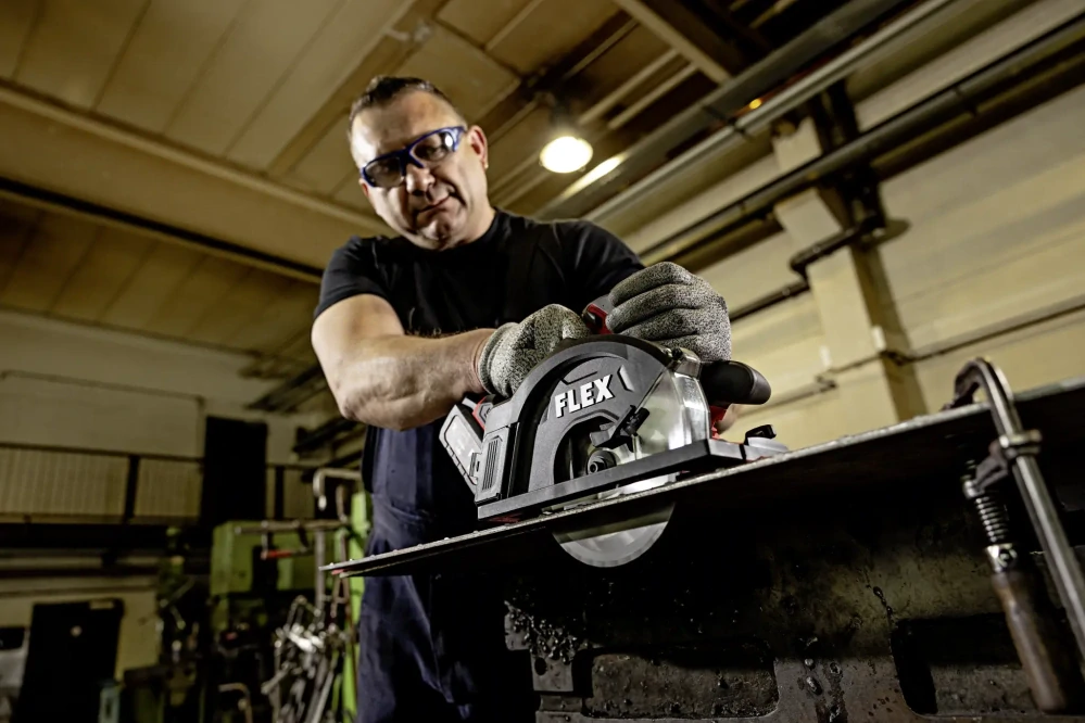 Aku ruční okružní pila na kov 18 V, CSM 57 18-EC C, FLEX