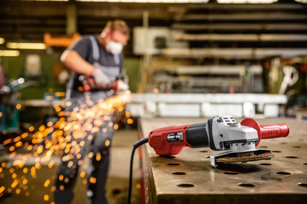 Úhlová bruska 1300 W s bezuhlíkovým motorem, 125 mm, L 13-10 125-EC, FLEX