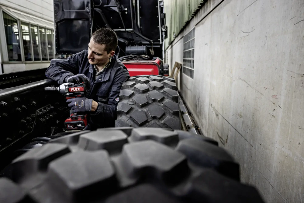 Aku-rázový utahovák 18 V, IW 1/2" 1500 18-EC/5.0 Set, FLEX